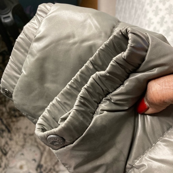 Moncler - Picture 6 of 9